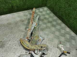 стеклоподъемник электрический задний левый Toyota Picnic 1 поколение 2000, 2.2 л., дизель, МКПП, минивэн