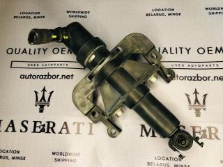 форсунка омывателя фары левая Maserati Quattroporte 5 поколение 2005, 4.2 л., бензин, АКПП, черный, седан, 980139014