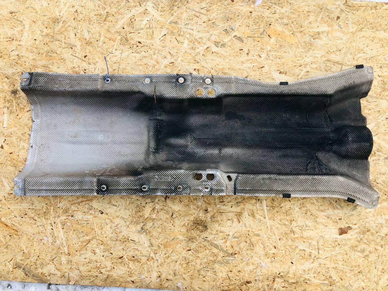 тепловой экран глушителя Maserati Quattroporte 5 поколение 2005, 4.2 л., M139 A, бензин, робот, седан, задний привод, 69781300 - фото №1