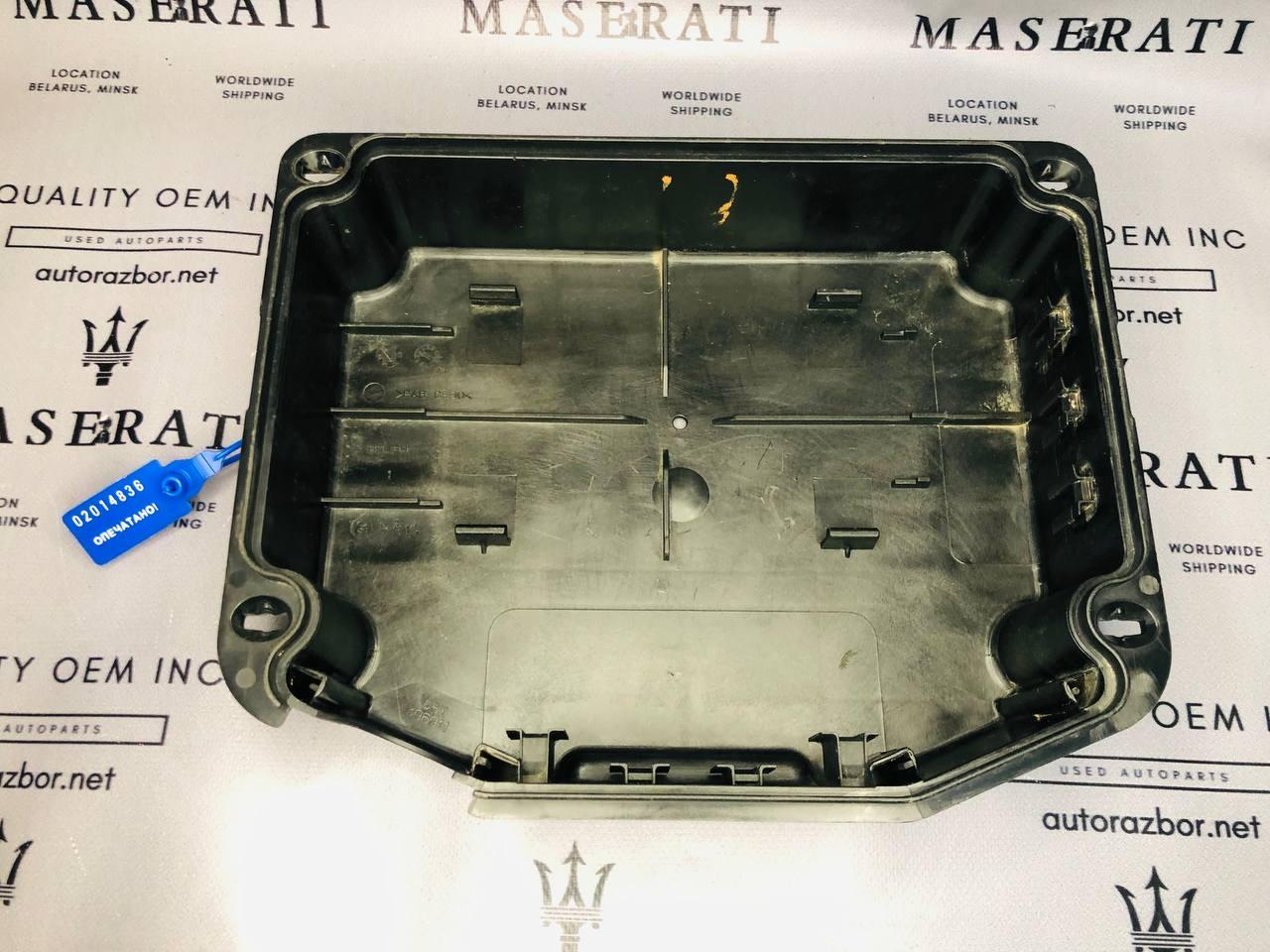 короб предохранителей Maserati Quattroporte 5 поколение 2005, 4.2 л., M139 A, бензин, робот, седан, задний привод, 981438406, 981438400, 981438413 - фото №1