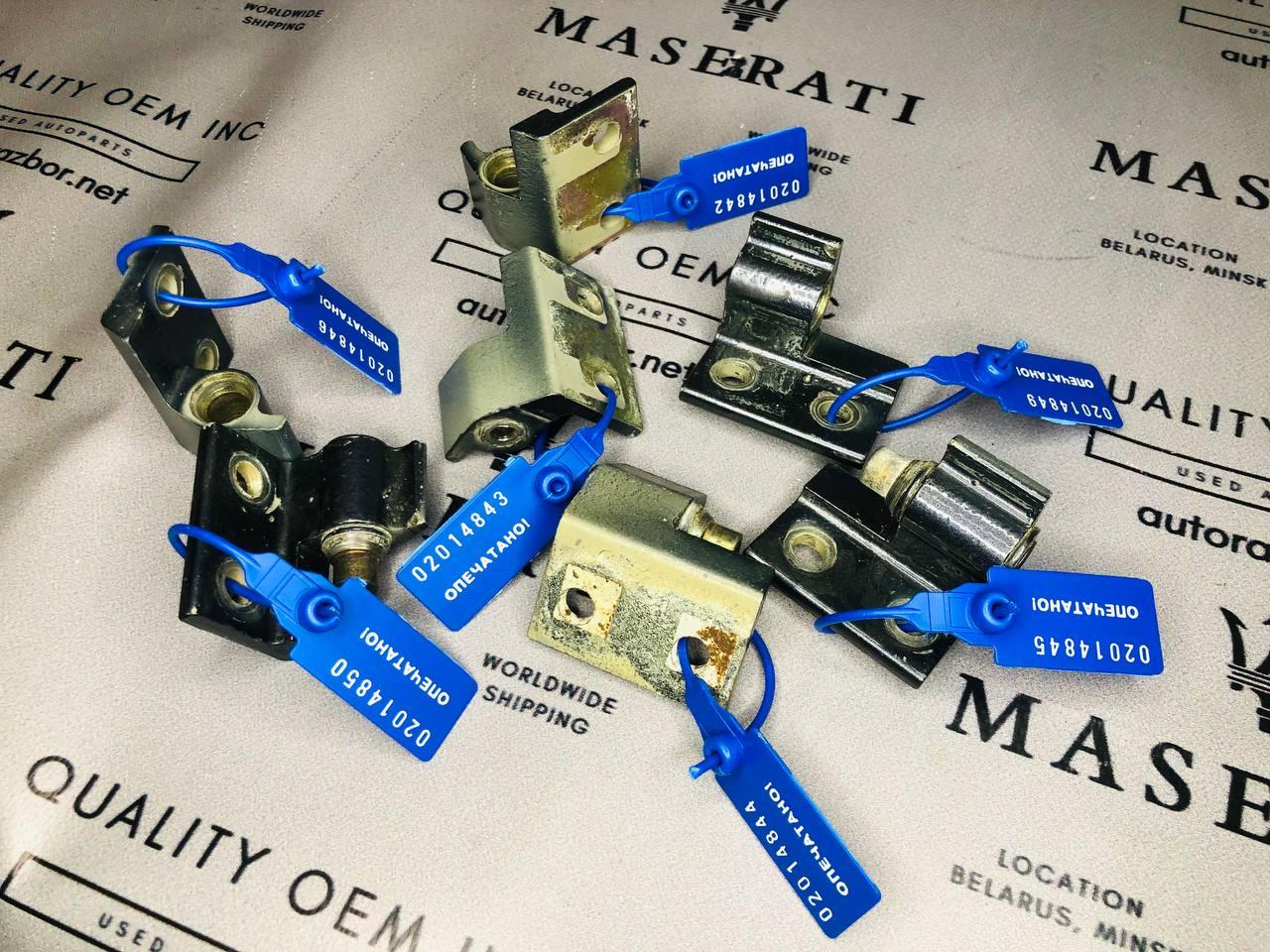 петля двери Maserati Quattroporte 5 поколение 2005, 4.2 л., M139 A, бензин, робот, седан, задний привод - фото №1