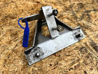 кронштейн КПП Maserati Quattroporte 5 поколение 2005, 4.2 л., бензин, АКПП, черный, седан