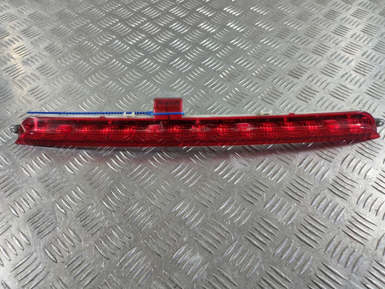 дополнительный стоп-сигнал Mercedes-Benz GLS-Класс X166 2017, 4.7 л., M 278.928, бензин, АКПП, внедорожник 5 дв., A1668200056 - фото №1