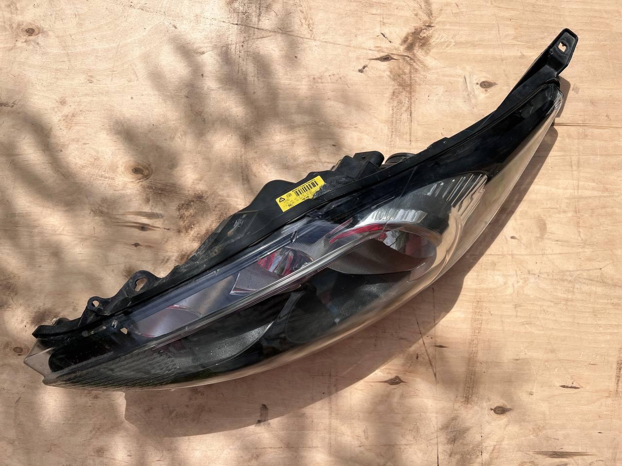 фара левая Ford Fiesta 6 поколение 2010, 1.3 л., SNJB, бензин, АКПП, хетчбэк 5 дв., 8A6113W030CH, 1740028 - фото №1