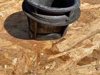 патрубок воздушного фильтра Land Rover Range Rover 3 поколение [2-й рестайлинг] L322 2012, 5.0 л., 508PS, бензин, АКПП, внедорожник 5 дв., LR011978, AH426C700GB