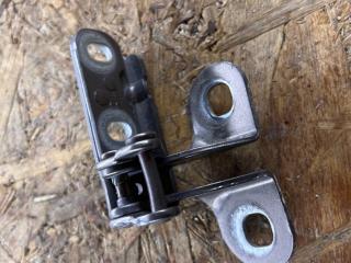 петля крышки багажника Land Rover Range Rover 3 поколение [2-й рестайлинг] L322 2012, 5.0 л., 508PS, бензин, АКПП, внедорожник 5 дв., BMB760100, BMB760040