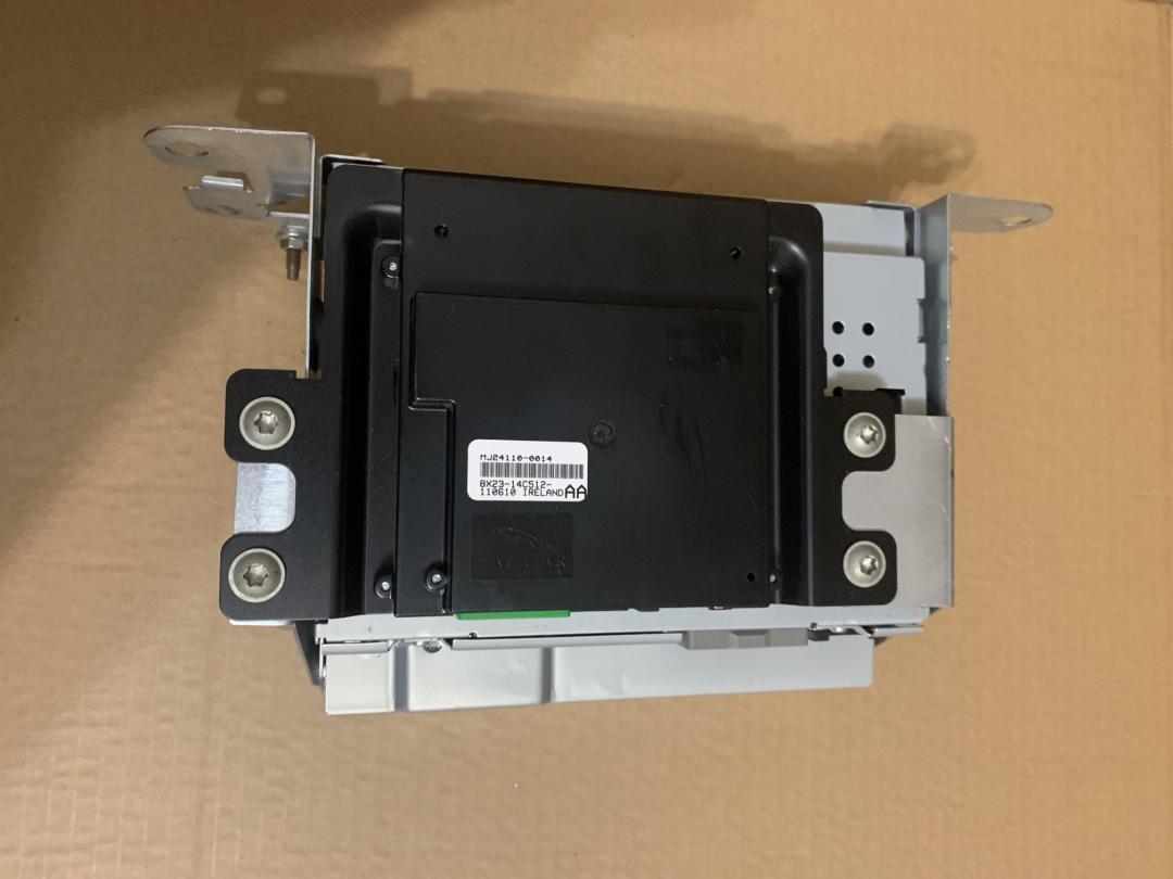 магнитола Jaguar XF X250 2010, 5.0 л., 508PS, бензин, АКПП, черный, седан, 8X23-14C512-AA, C2Z8937 - фото №1