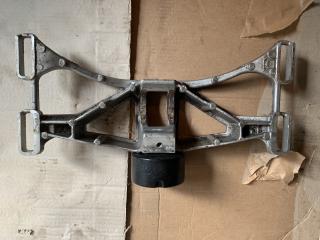 кронштейн КПП Jaguar XF X250 2010, 5.0 л., 508PS, бензин, АКПП, черный, седан, 2R83-5060-AH, C2Z7225