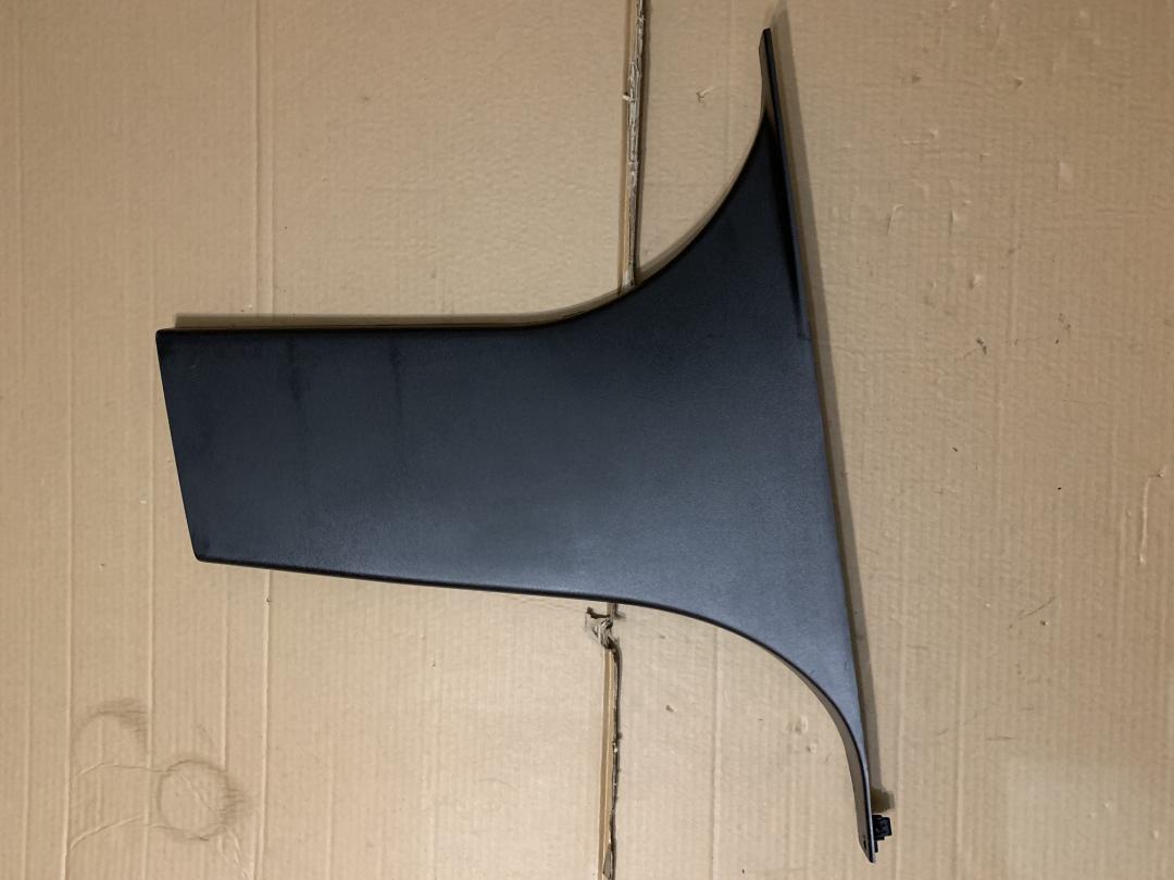 обшивка стойки Jaguar XF X250 2010, 5.0 л., 508PS, бензин, АКПП, седан, 9X23-F243A52-AA, 9X23F243A52AA0LEG - фото №1