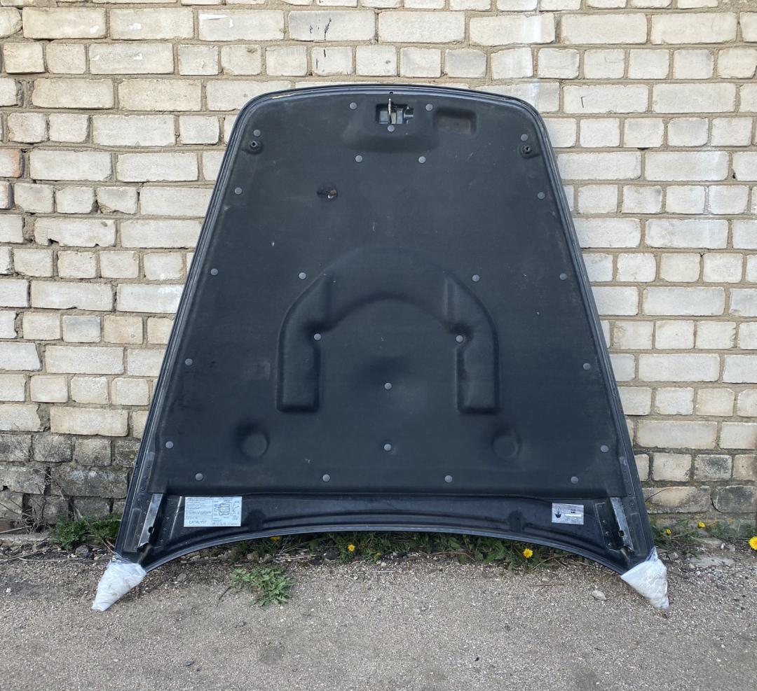 шумоизоляция капота Maserati Quattroporte 5 поколение 2005, 4.2 л., бензин, АКПП, черный, седан, 66516600 - фото №1