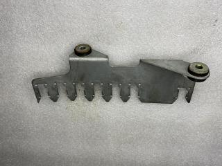 кронштейн (крепление) Maserati Quattroporte 5 поколение 2005, 4.2 л., M139 A, бензин, АКПП, черный, седан