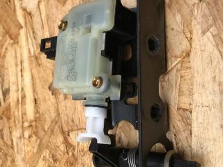 замок заднего борта Land Rover Range Rover 3 поколение [2-й рестайлинг] L322 2012, 5.0 л., 508PS, бензин, АКПП, внедорожник 5 дв., FUG500150, 51247016049, 7016049