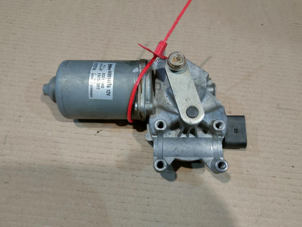 моторчик передних стеклоочистителей (дворников) Jaguar XJ 4 поколение 2013, 5.0 л., 508PN, бензин, АКПП, седан, AW93-17500-AA, C2D1401 - фото №1