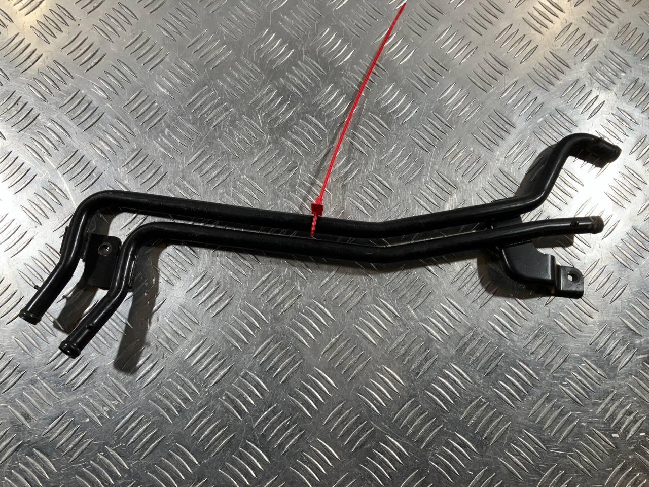 трубка охлаждающей жидкости Audi A7 4G 2010, 3.0 л., CAJA, бензин, АКПП, седан, 06E121083B - фото №1