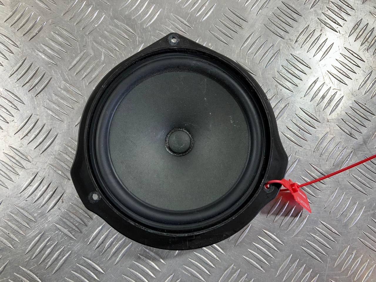 динамик двери Mercedes-Benz M-Класс W166 2012, 4.7 л., M 278.928, бензин, АКПП, внедорожник 5 дв., A2049062401 - фото №1