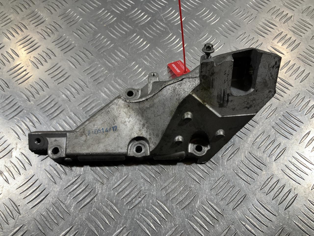 кронштейн двигателя Mercedes-Benz GL-Класс X166 2014, 4.7 л., M 278.928, бензин, внедорожник 5 дв., A2782236704 - фото №1