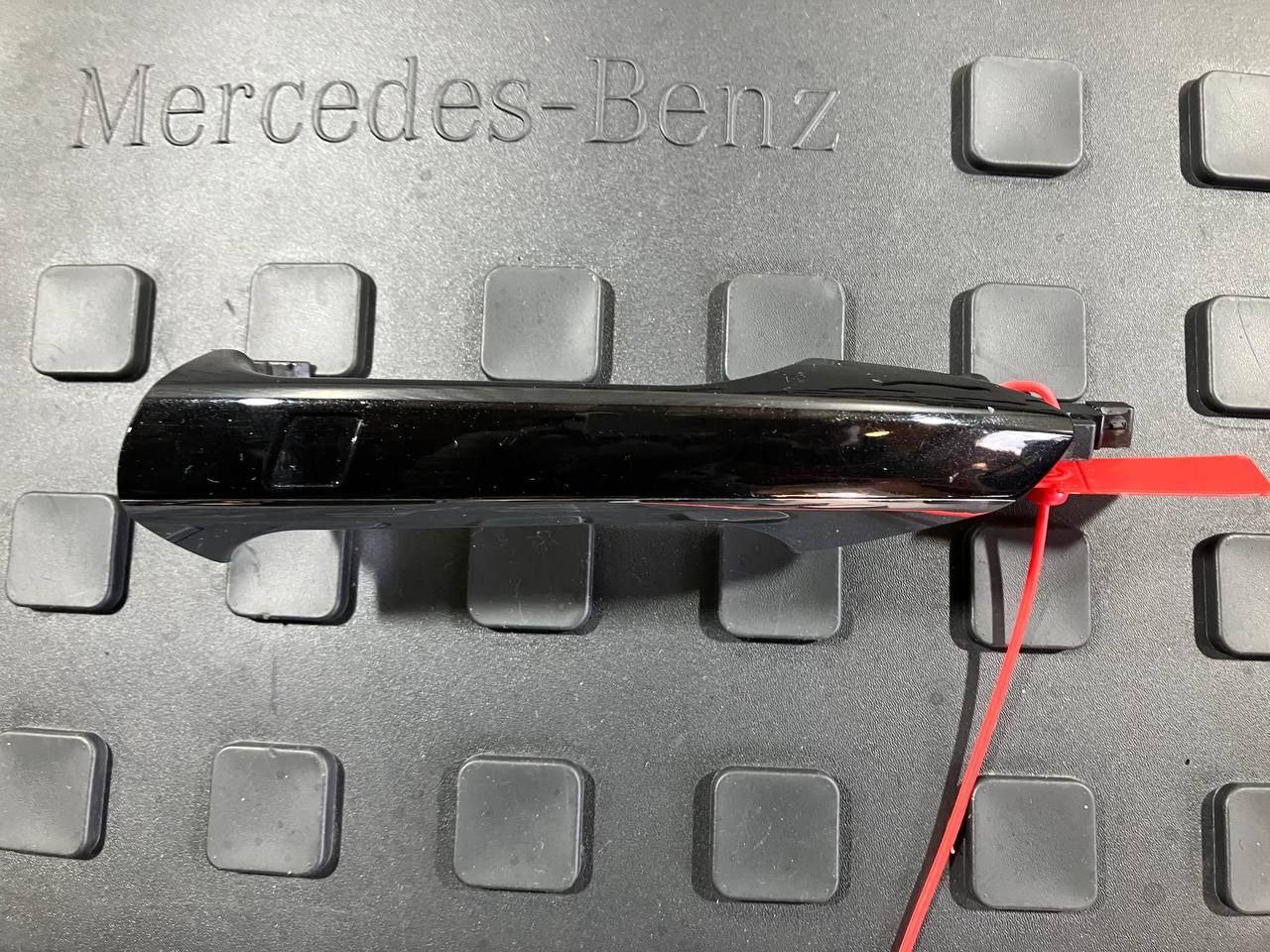 ручка наружная Mercedes-Benz GLS-Класс X166 2015, 4.7 л., M 278.928, бензин, АКПП, внедорожник 5 дв., A2047600170 - фото №1