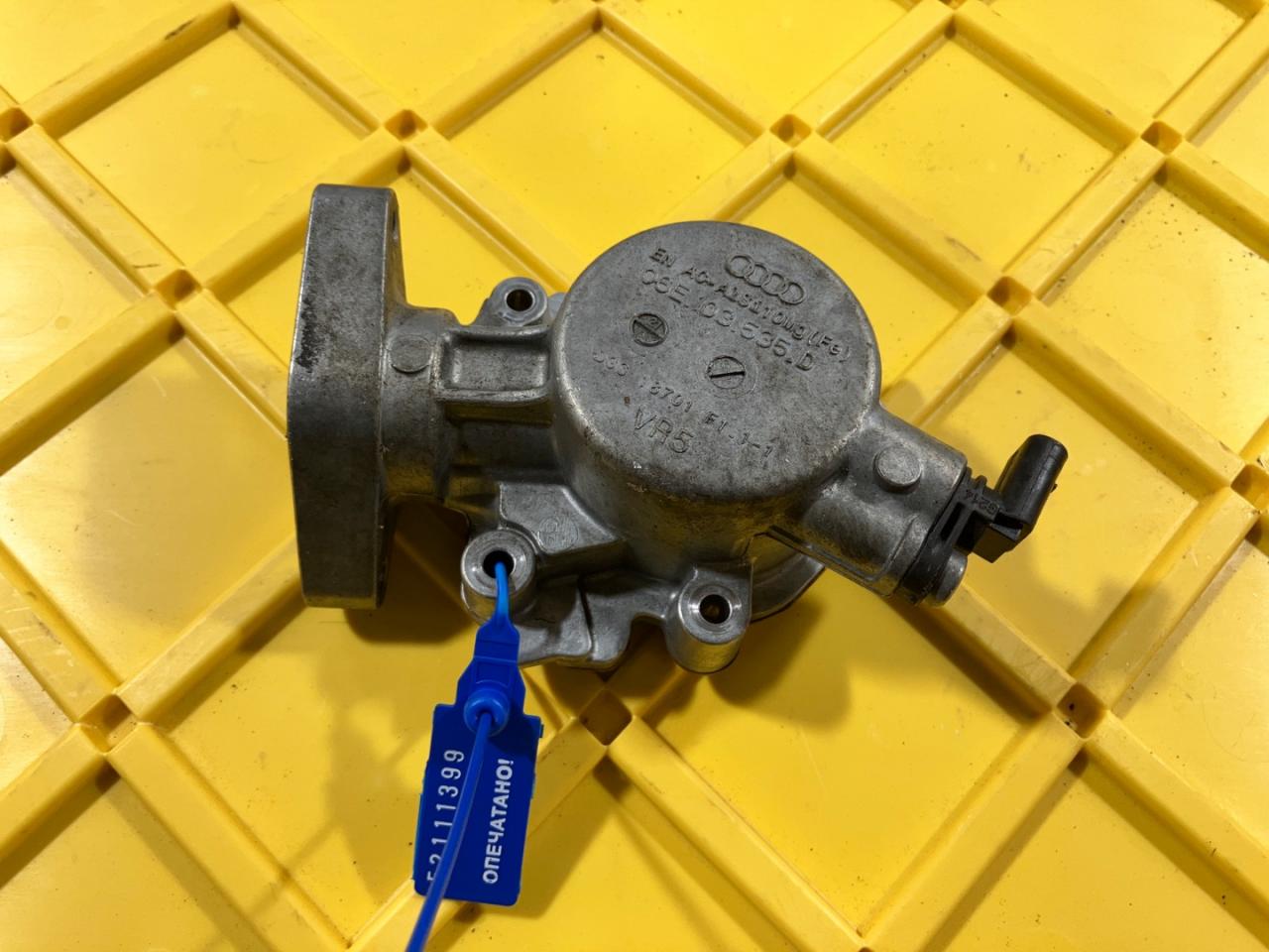 кронштейн ТНВД Audi Q7 4M 2016, 3.0 л., CREC, бензин, АКПП, внедорожник 5 дв., 06E103535D - фото №1