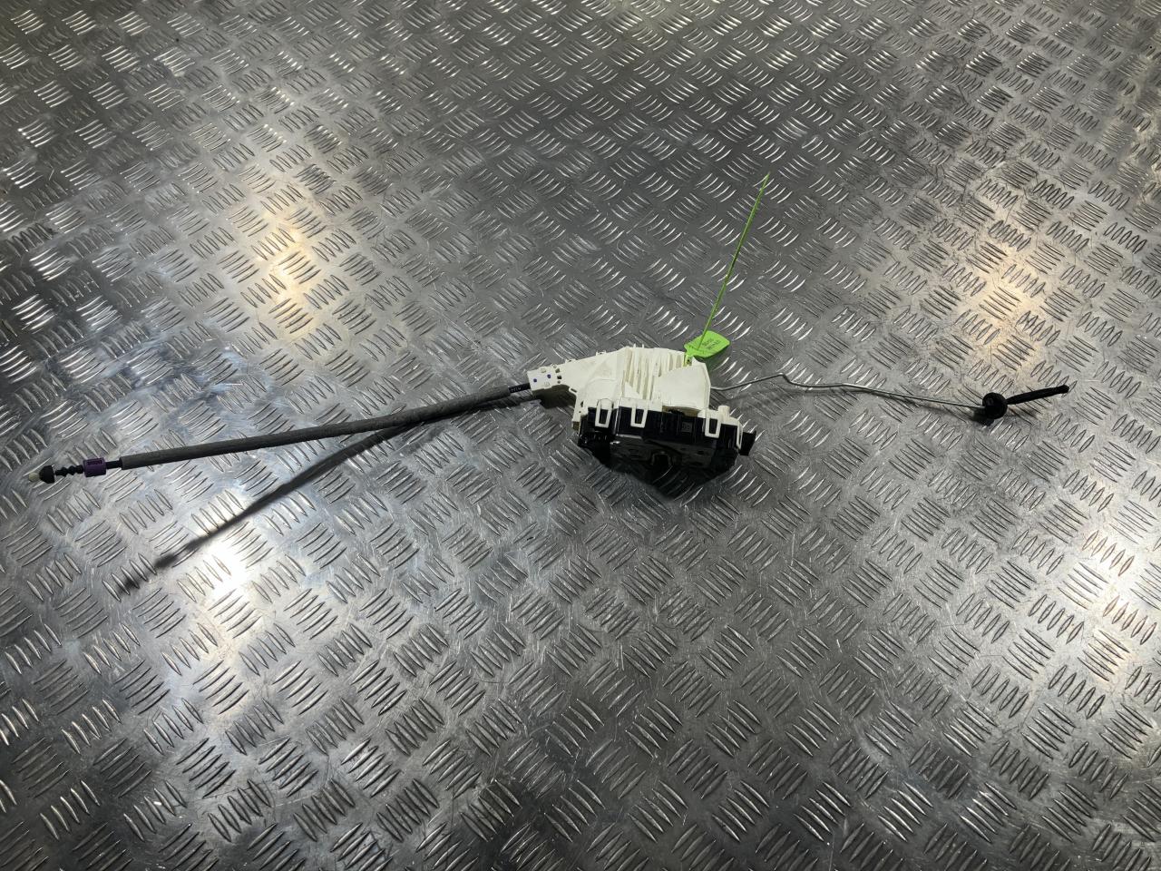 замок двери передней левой Mercedes-Benz GLS-Класс X166 X166.875 2019, 4.7 л., бензин, АКПП, внедорожник 5 дв., A1667200135 - фото №1