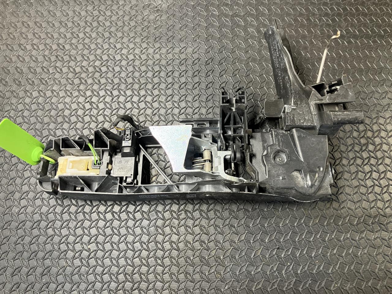 скелет ручки двери передней левой Mercedes-Benz S-Класс W222/C217/A217 2016, 4.7 л., M 278.929, бензин, АКПП, седан, A0997601900, A2227230314 - фото №1