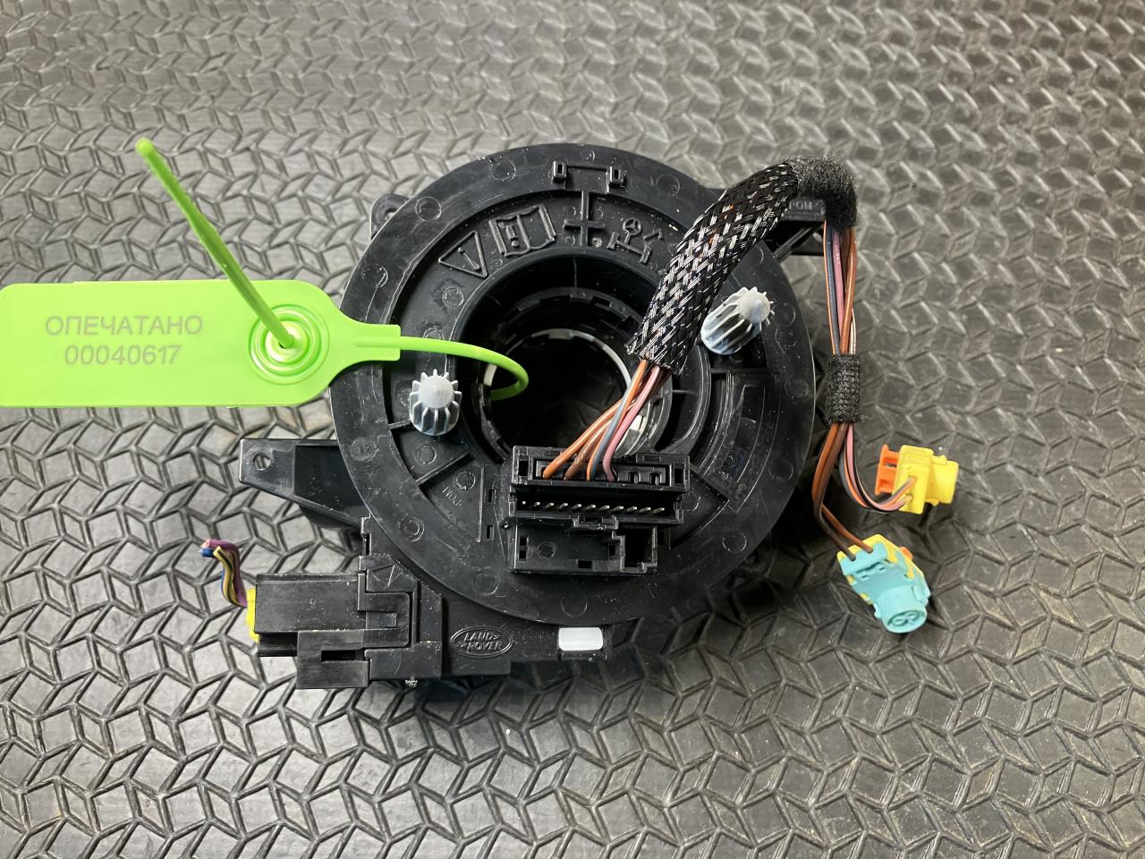 шлейф руля Jaguar F-Pace 1 поколение X761 2017, 3.0 л., AJ 126, бензин, АКПП, внедорожник 5 дв., BJ32-14A664-CA - фото №1