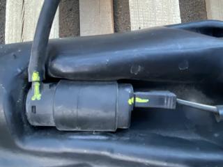 насос (моторчик) омывателя стекла Maserati Quattroporte 5 поколение 2005, 4.2 л., бензин, АКПП, черный, седан, 65358700