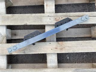 Распорка (растяжка) телевизора Maserati Quattroporte 5 поколение 2005, 4.2 л., бензин, АКПП, черный, седан, 67275300