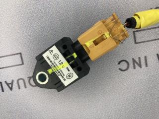 датчик удара Maserati Quattroporte 5 поколение 2005, 4.2 л., бензин, АКПП, черный, седан, 193783