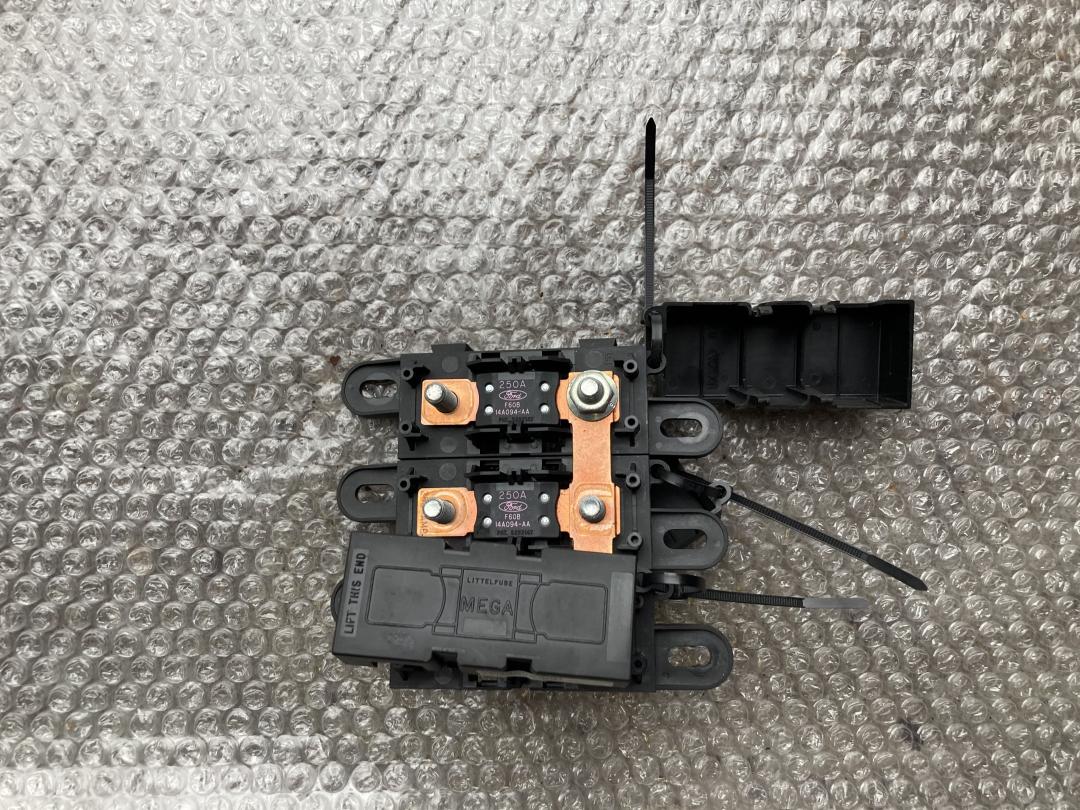 блок предохранителей Jaguar XF X250 2010, 5.0 л., 508PN, бензин, АКПП, седан, AX23-14A005-CB - фото №1