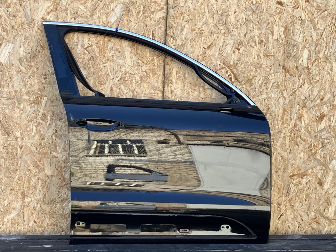 дверь передняя правая Porsche Macan 1 поколение 95B 2014, 2.0 л., 587/1, бензин, АКПП, 95B831312A - фото №1