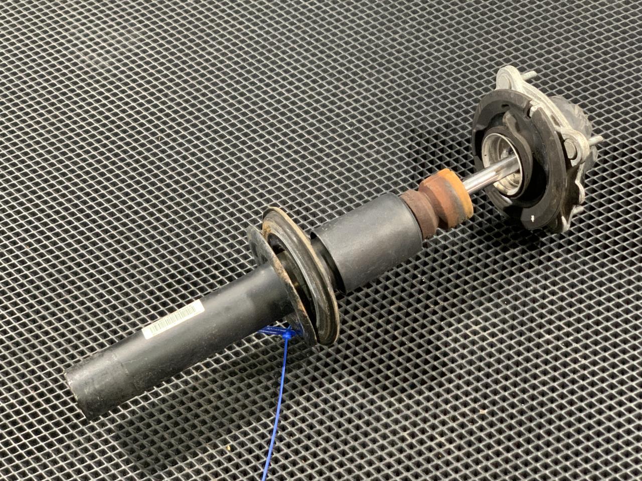 амортизатор передний Audi A7 4G 2013, 3.0 л., CGXB, бензин, АКПП, хетчбэк 5 дв., 4G8413031J, 4G8031J - фото №1