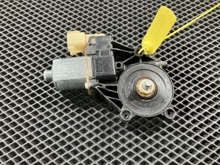 моторчик стеклоподъемника задний левый Land Rover Discovery 5 поколение 2017, 3.0 л., бензин, внедорожник 5 дв., 0130822792