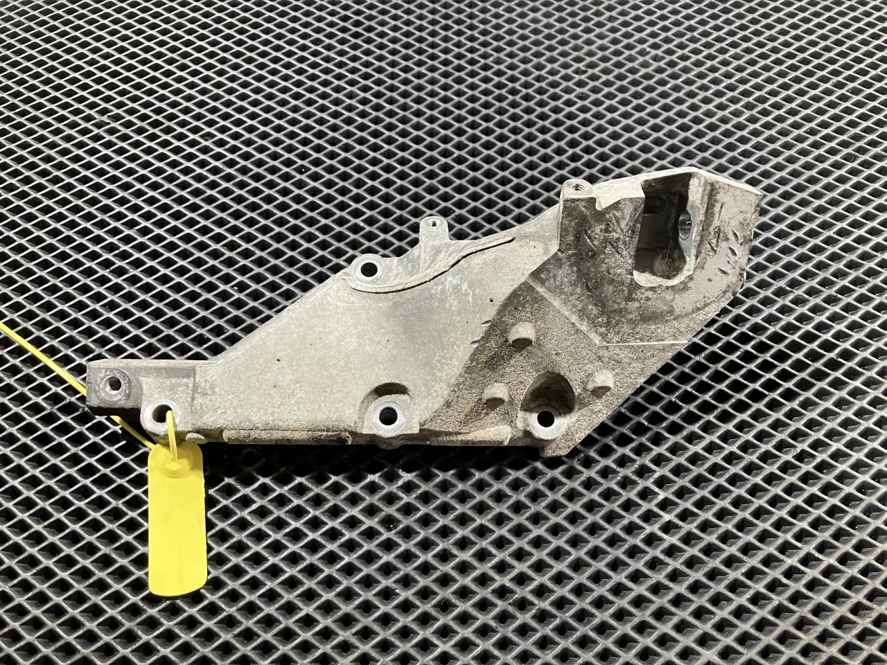 кронштейн двигателя Mercedes-Benz GL-Класс X166 2014, 4.7 л., M 278.928, бензин, внедорожник 5 дв., A2782236704 - фото №1