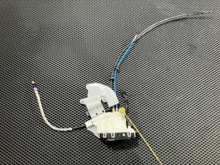 замок двери задней левой Mercedes-Benz M-Класс W166 2013, 3.5 л., M 276.952, бензин, АКПП, внедорожник 5 дв., A2047302935