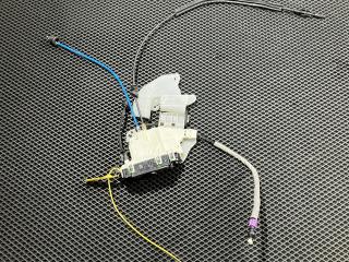 замок двери задней правой Mercedes-Benz M-Класс W166 2013, 3.5 л., M 276.952, бензин, АКПП, внедорожник 5 дв., A2047303035