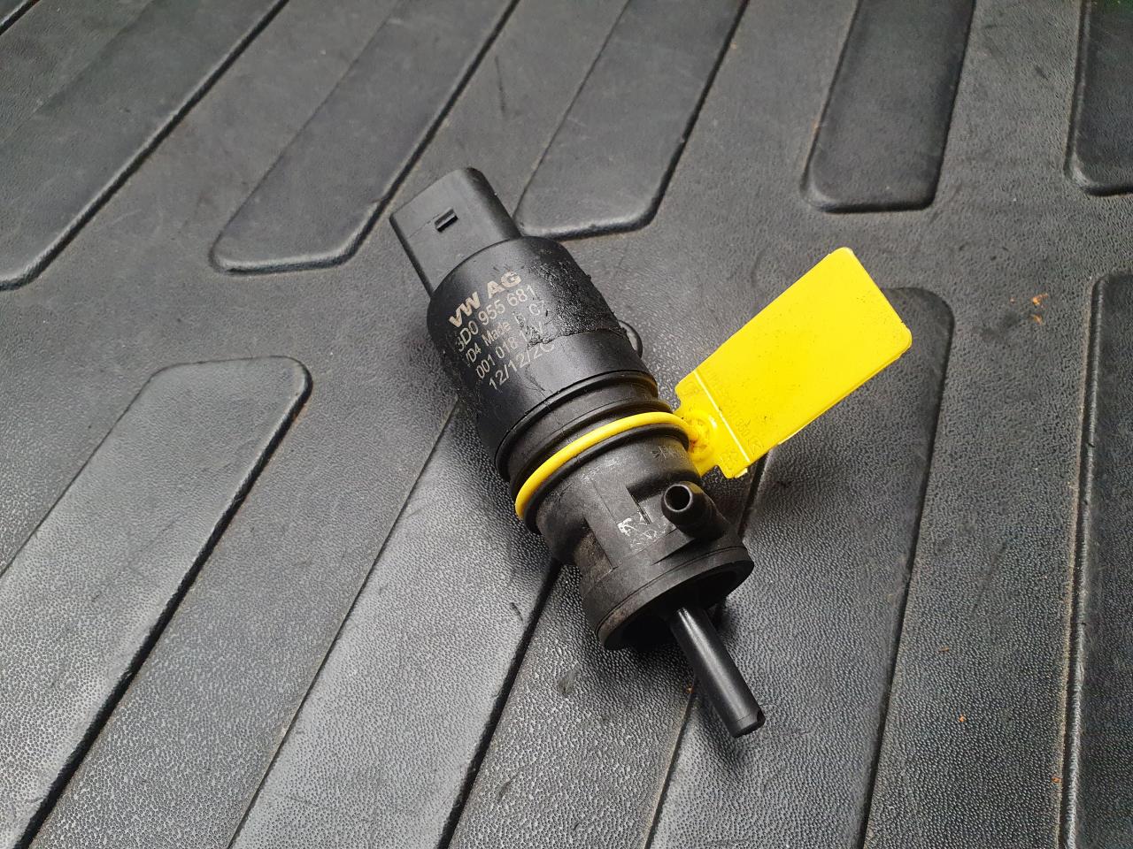 насос (моторчик) омывателя фар Volkswagen Phaeton 1 поколение 3D1 2008, 4.2 л., бензин, АКПП, седан, 3D0955681 - фото №1