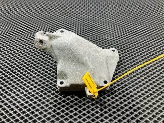 кронштейн двигателя Mercedes-Benz GL-Класс X164 [рестайлинг] 2012, 4.7 л., M 273.923, бензин, внедорожник 5 дв., A2722234204