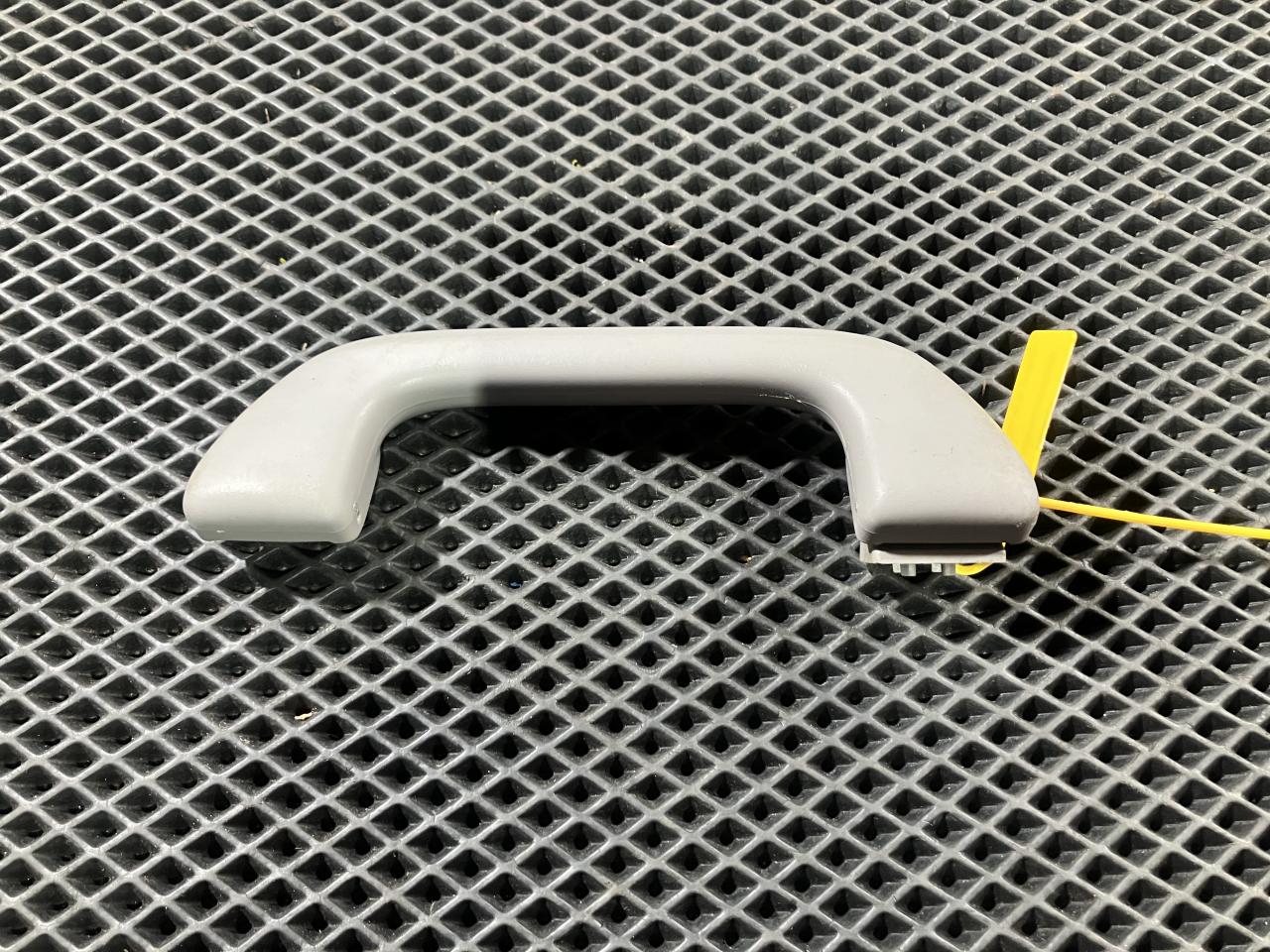 ручка внутренняя потолочная Honda Insight 2 поколение 2009, 1.3 л., 83240TM8A01ZA - фото №1