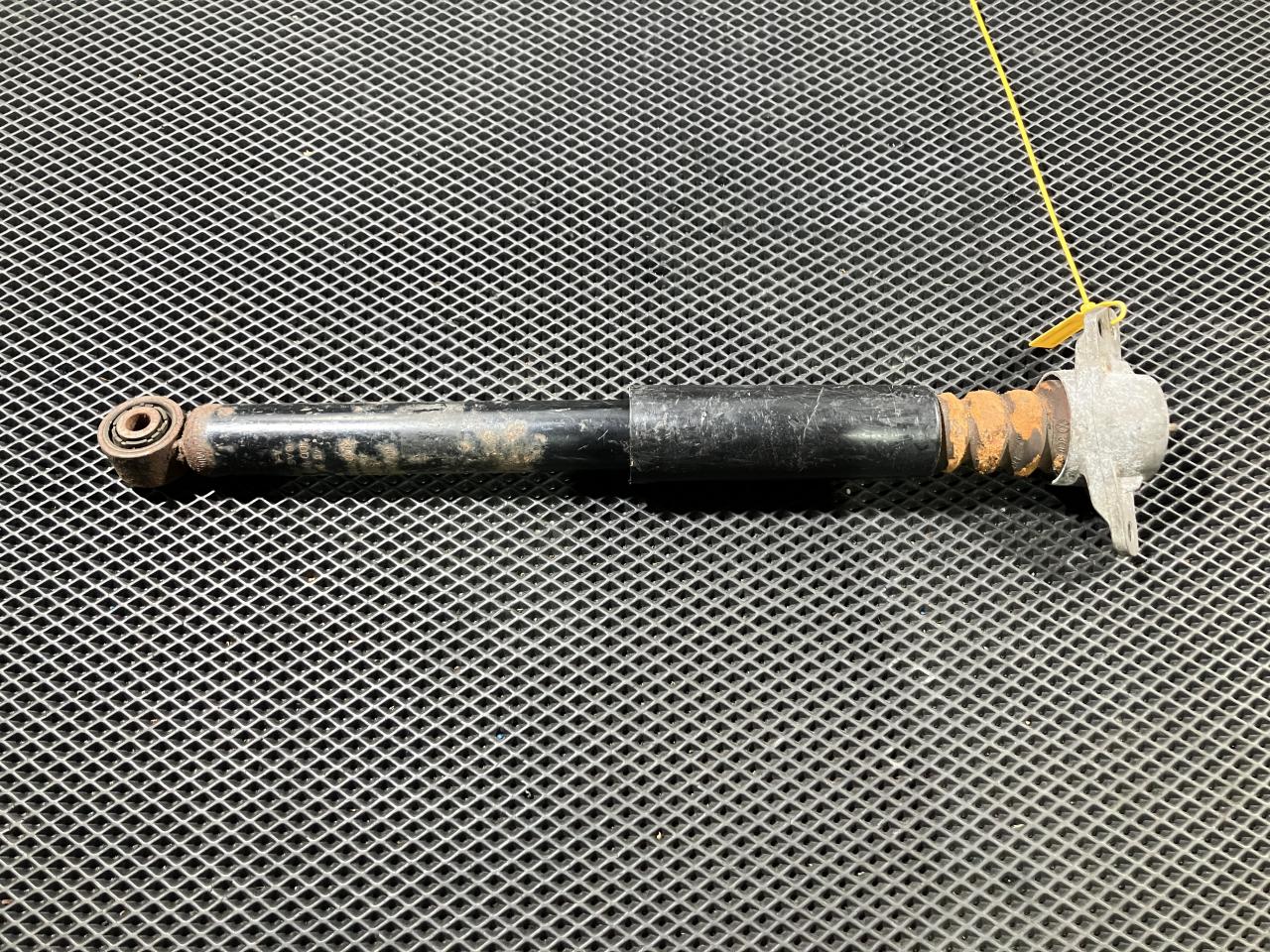 амортизатор задний Volkswagen Passat B6 2008, 2.0 л., бензин, АКПП, седан, 3C0513049DQ - фото №1