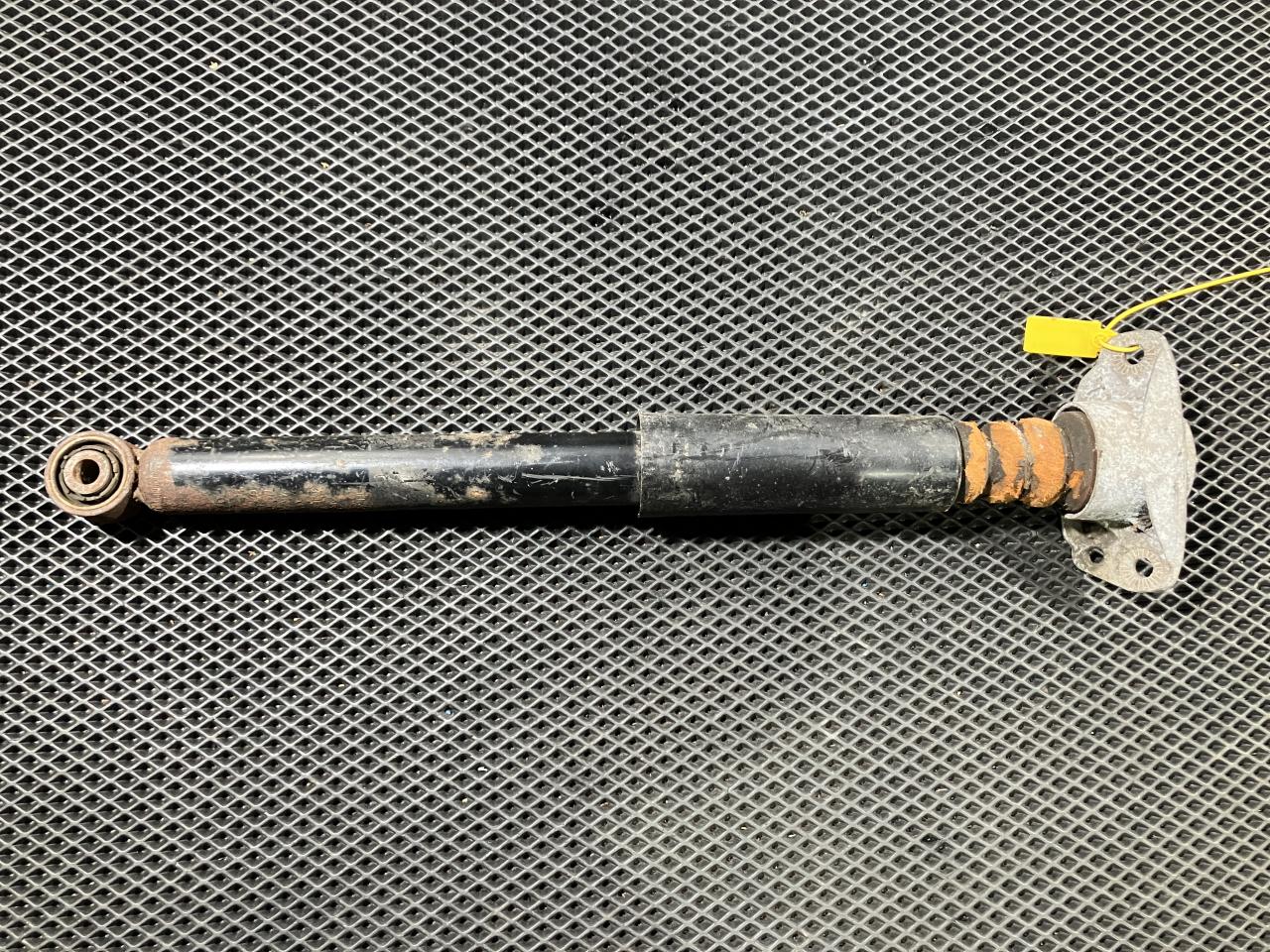 амортизатор задний Volkswagen Passat B6 2008, 2.0 л., бензин, АКПП, седан, 3C0513049DQ - фото №1