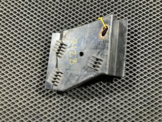 Крепление бампера заднего Audi A8 D2/4D [рестайлинг] 2001, 4.2 л., AQF, бензин, 4D0807572A