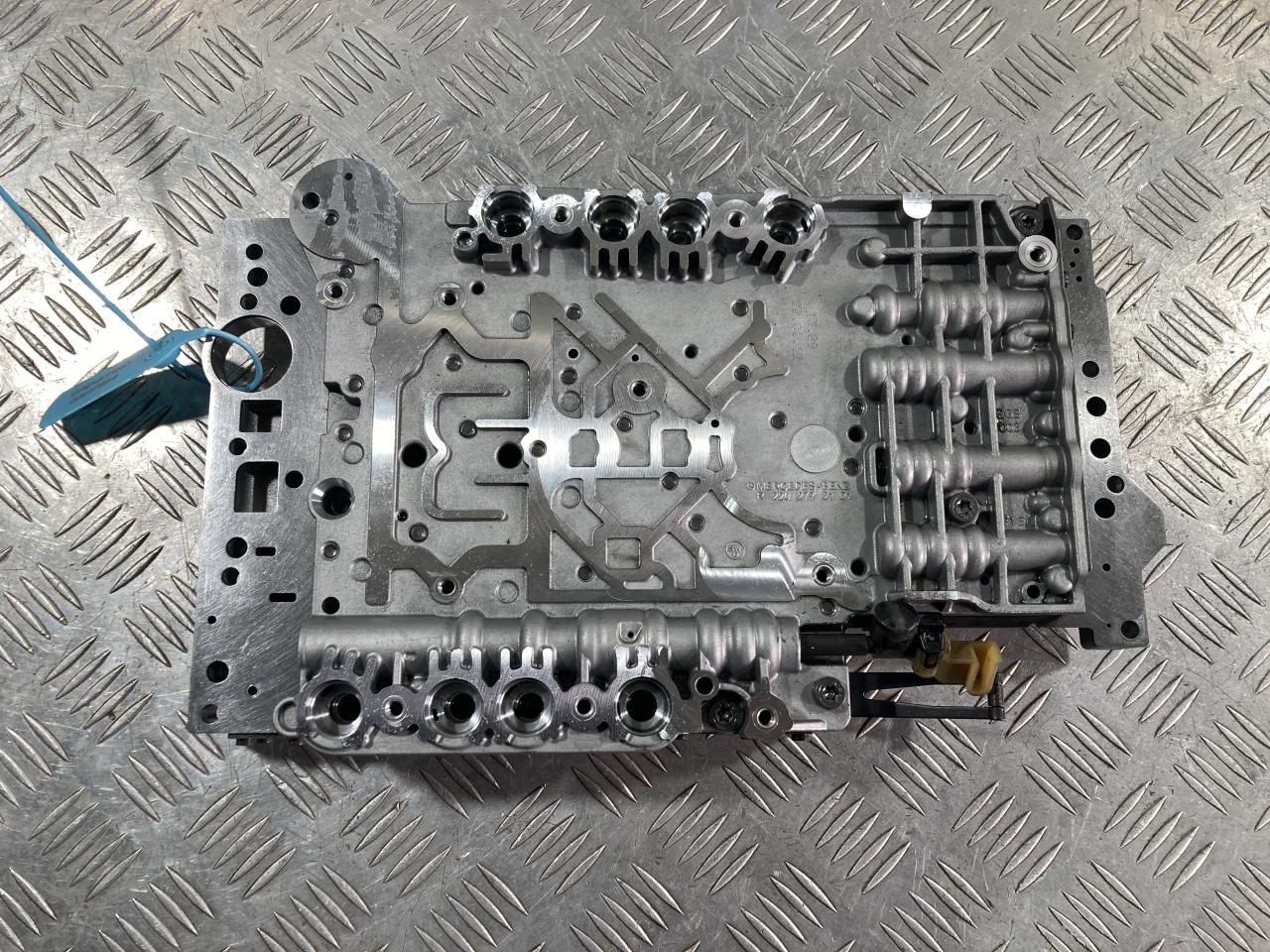 гидроблок АКПП Mercedes-Benz GL-Класс X166 2013, 4.7 л., M 278.928, бензин, АКПП, внедорожник 5 дв., R2122771301, R2202772101 - фото №1