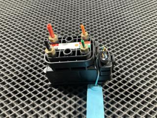 блок клапанов пневмоподвески Jaguar XJ 4 поколение [рестайлинг] 2018, 5.0 л., 508PN, бензин, АКПП, черный, седан, AW93-3B486-AB, T2R29479