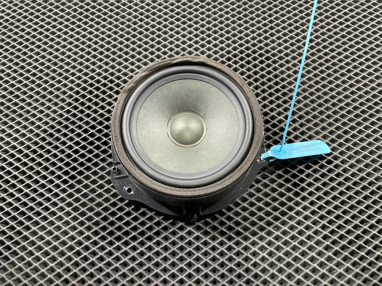 динамик двери Jaguar XE 1 поколение 2017, 3.0 л., бензин, седан, GX7318808CE, T2H30819 - фото №1