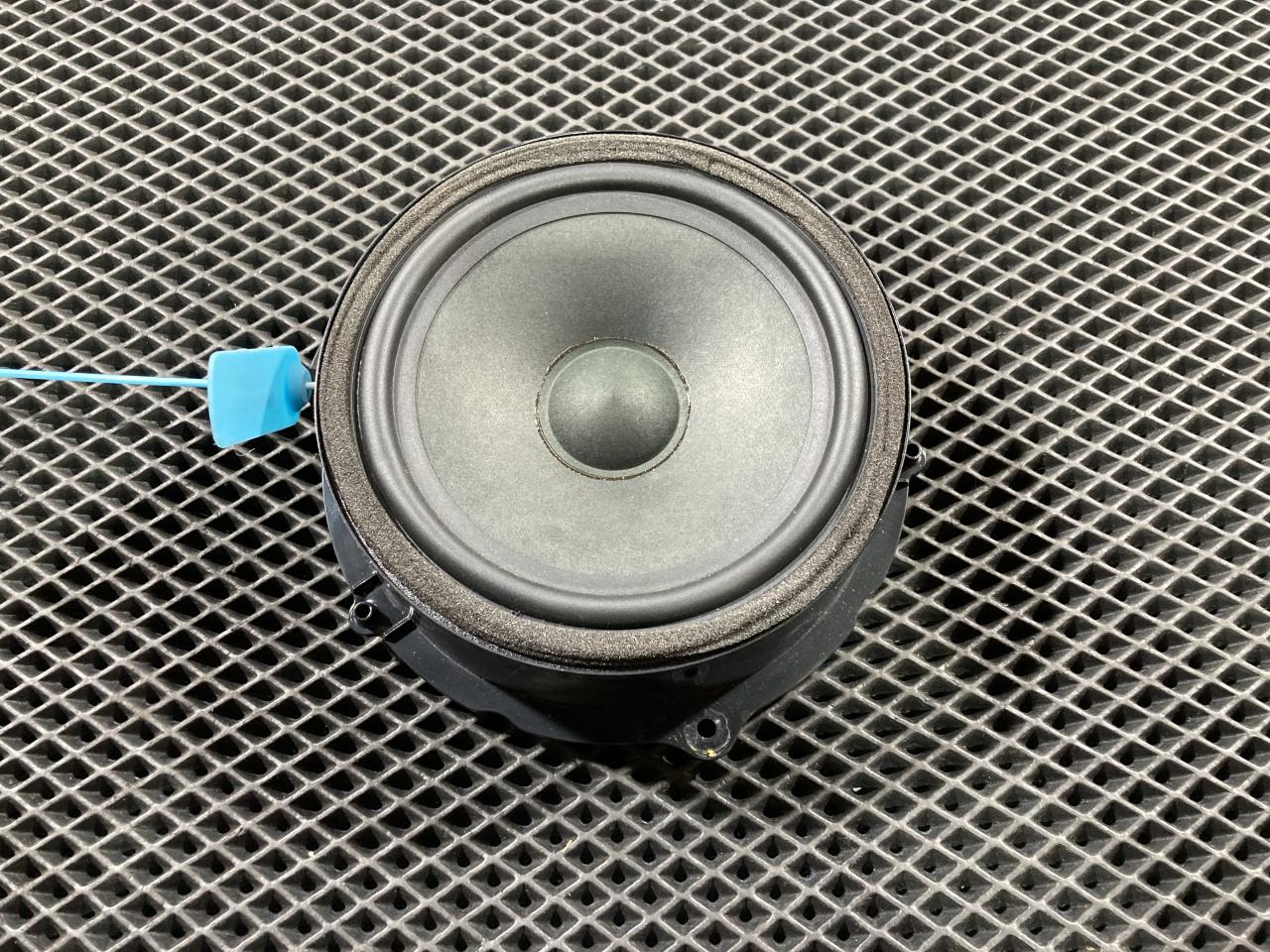 динамик двери Jaguar XE 1 поколение 2016, 3.0 л., 306PS, бензин, АКПП, седан, GX7318808CD, T2H30819, T2H15891, T4N3830 - фото №1