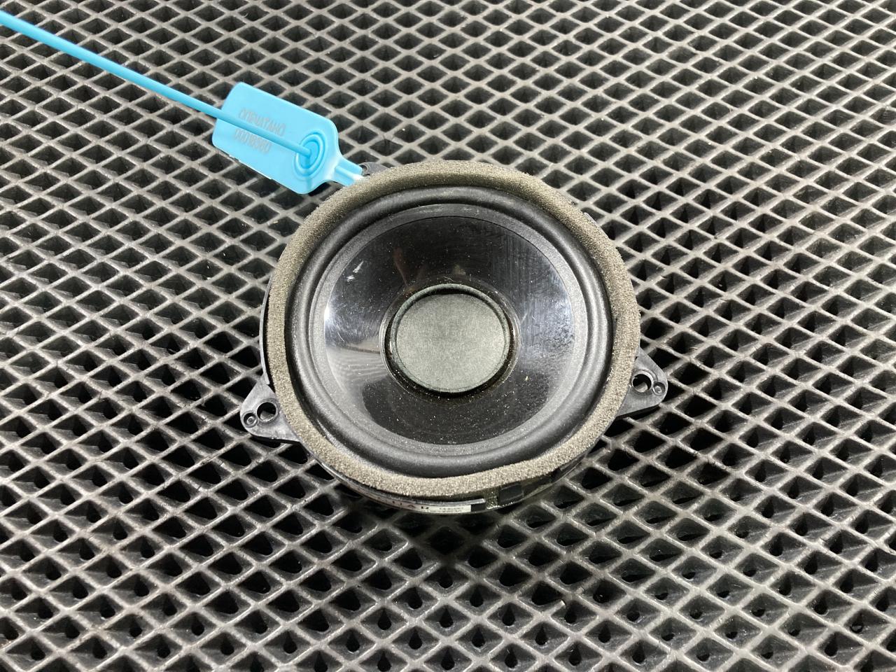 динамик двери Jaguar XJ 4 поколение 2015, 5.0 л., 508PN, бензин, АКПП, черный, седан, AW9318808GC, C2D2678 - фото №1