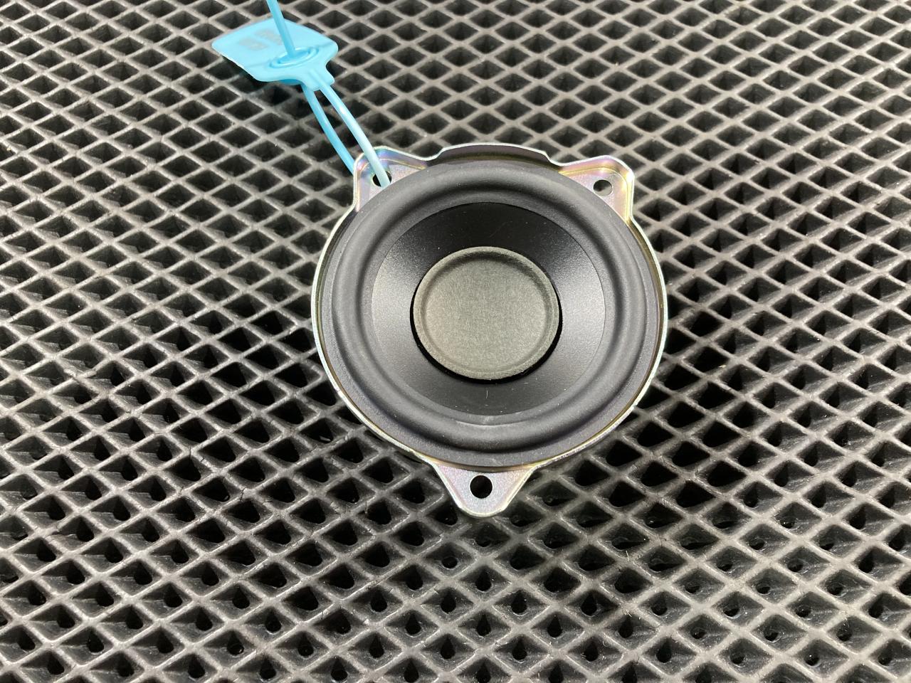 динамик двери Jaguar F-Pace 1 поколение 2016, 3.0 л., бензин, внедорожник 5 дв., GX7318808BA, T4N3829 - фото №1