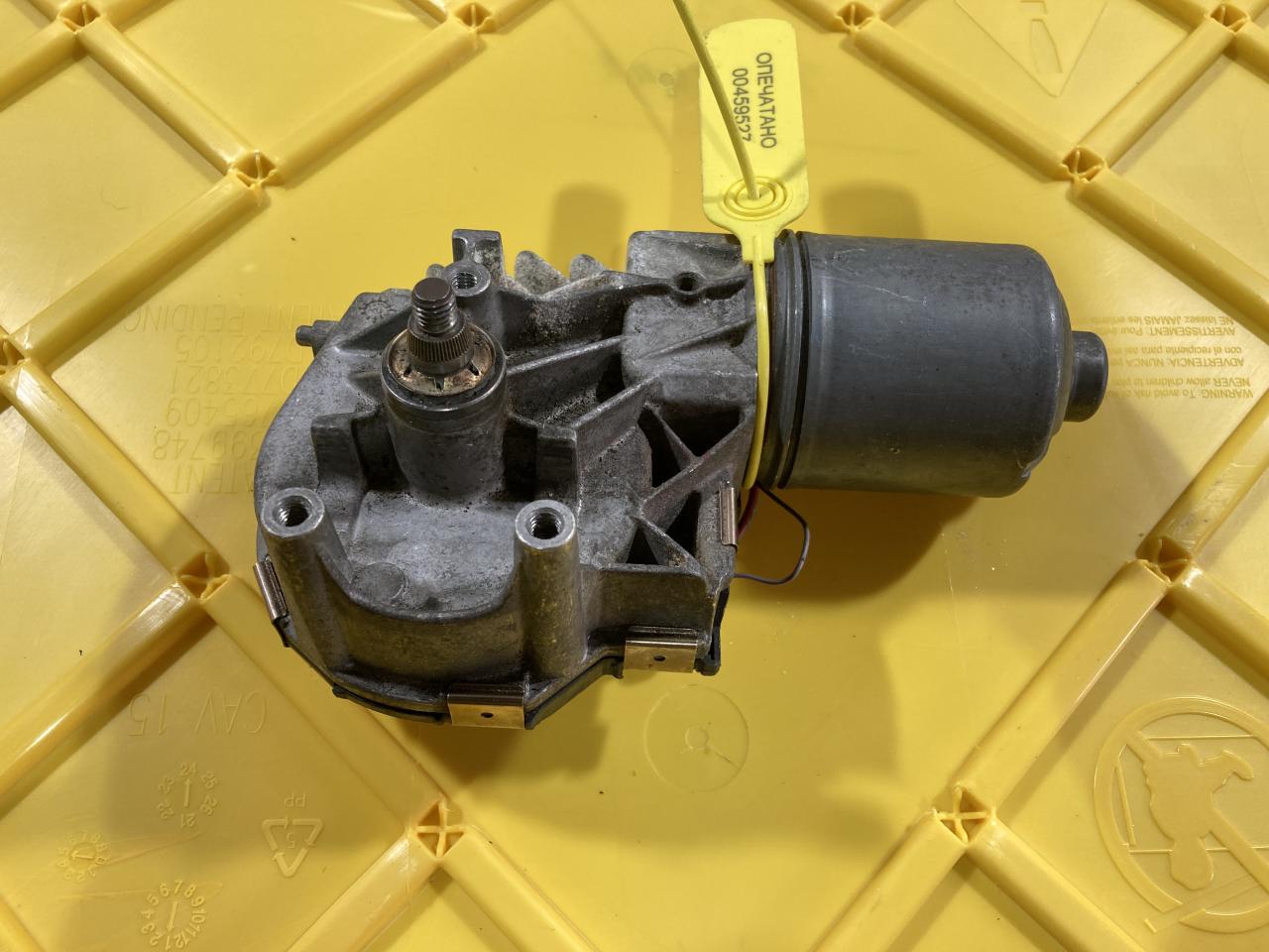 моторчик передних стеклоочистителей (дворников) BMW 7 серия F01/F02 2009, 4.4 л., N63 B44 B, бензин, АКПП, седан, 1137328716, 1397220943, 4899835 - фото №1