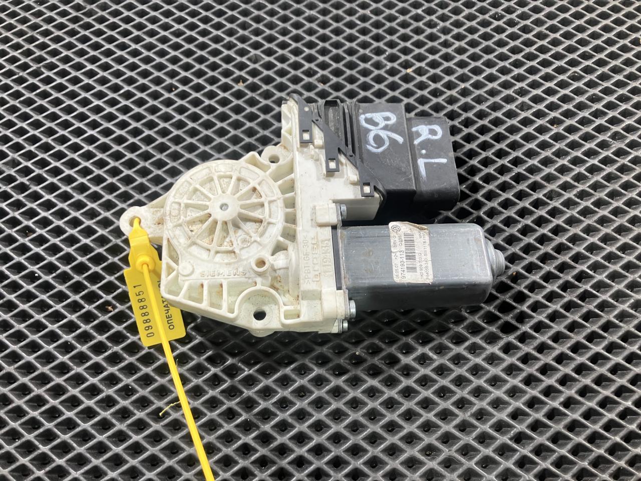 моторчик стеклоподъемника задний левый Volkswagen Passat B6 2005, 2.0 л., BPY, бензин, 1K0959703Q, 1K0959703D - фото №1