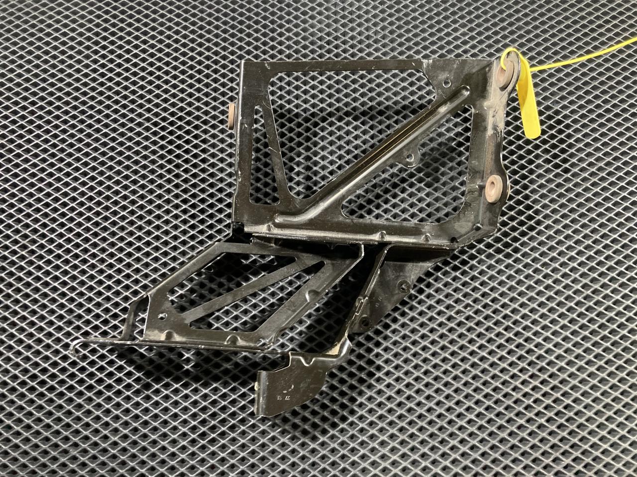 кронштейн радиатора Audi A7 4G 2014, 3.0 л., CGWB, бензин, АКПП, лифтбэк, 4G0121261F - фото №1